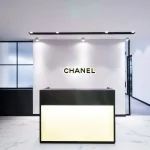 Dibuang di Panti Asuhan Sejak Umur 6 Tahun, Kini Brand Fashion-nya Bernilai 38 Miliar Dolar, Kalahkan Louis Vuitton